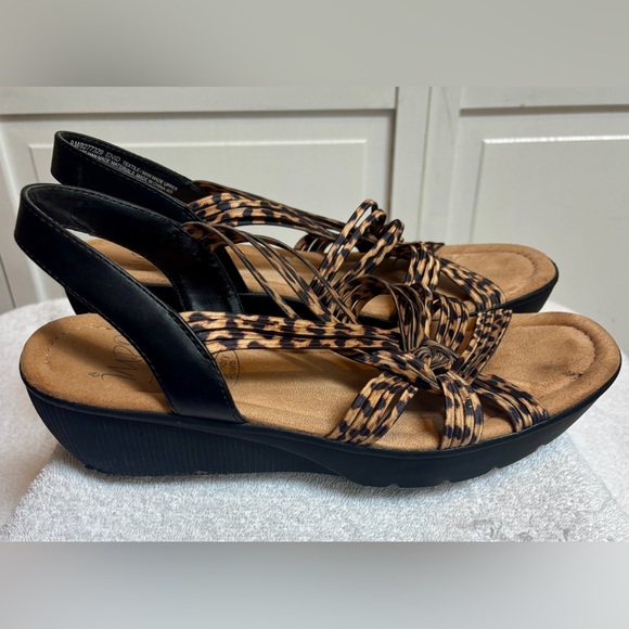 Impo Stretch Leopard Print Sandals | Size 8.5 | Memory Foam - Picture 3 of 7